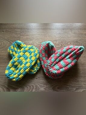 Handmade ( by me 🙂 ) women’s Phentex slippers. Shoe size 9. 2 for 28$